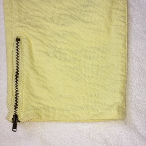 Hot Kiss-NWT-Yellow Textured Pants Size (13/14) - Picture 5 of 8